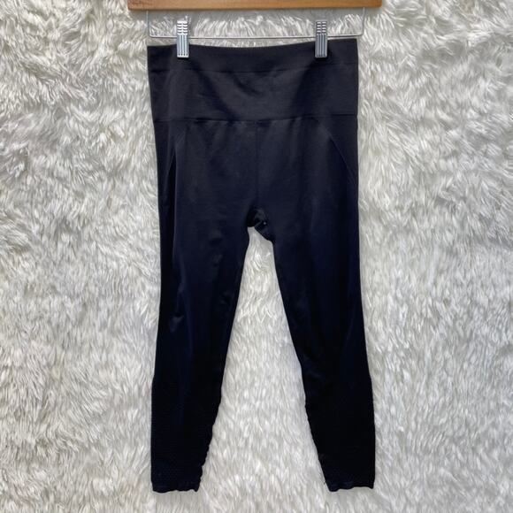 Fabletics Black Leggings Detail on Ankles Size Small - Picture 2 of 11